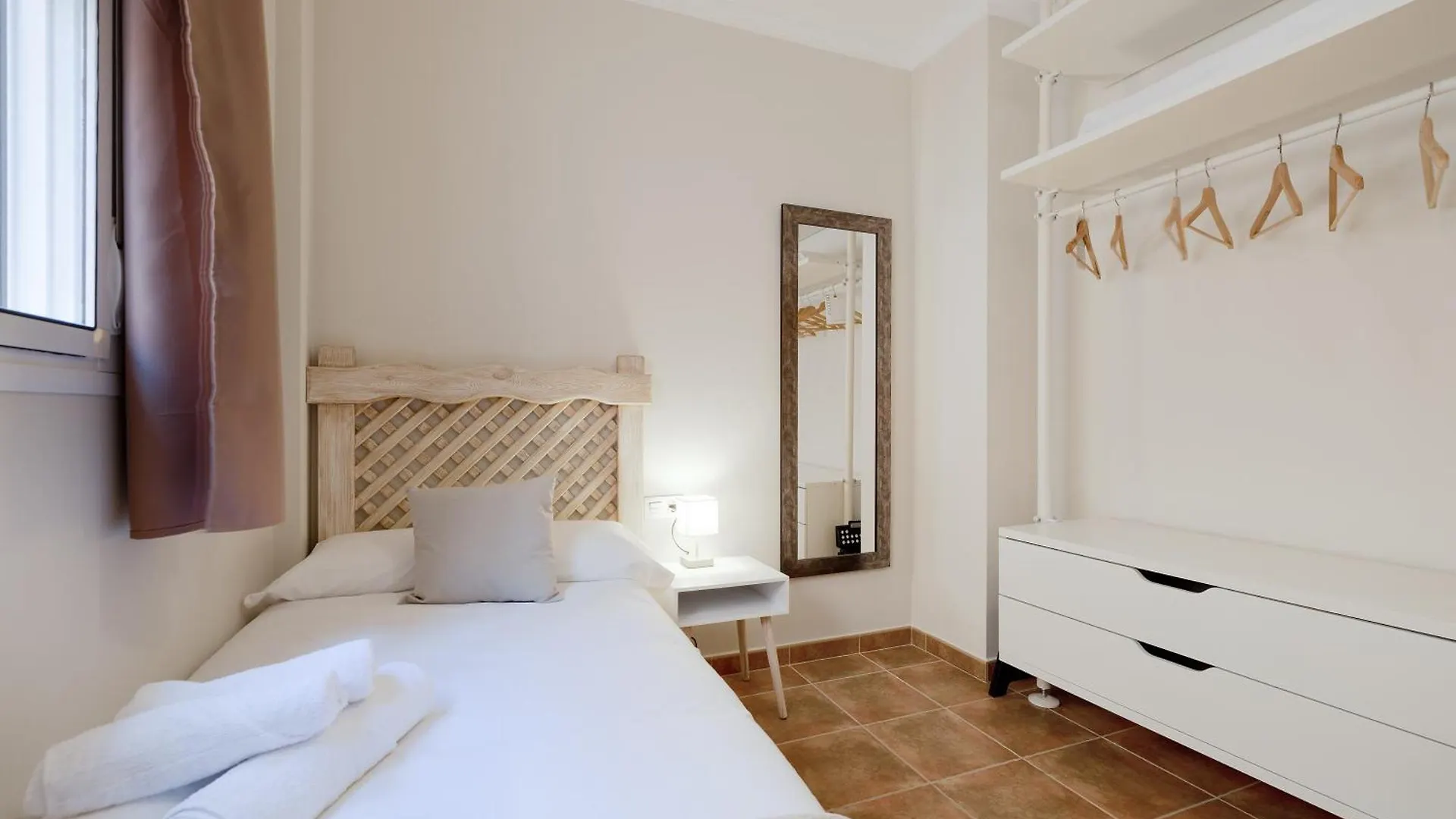 Los Carmenes Algeciras 0*,  Spain